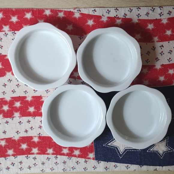 SOLD 🌹Xcell 4" White Ramekins Set Of 4 Scallop Edged Ribbed Sides Ovenware - Picture 3 of 7